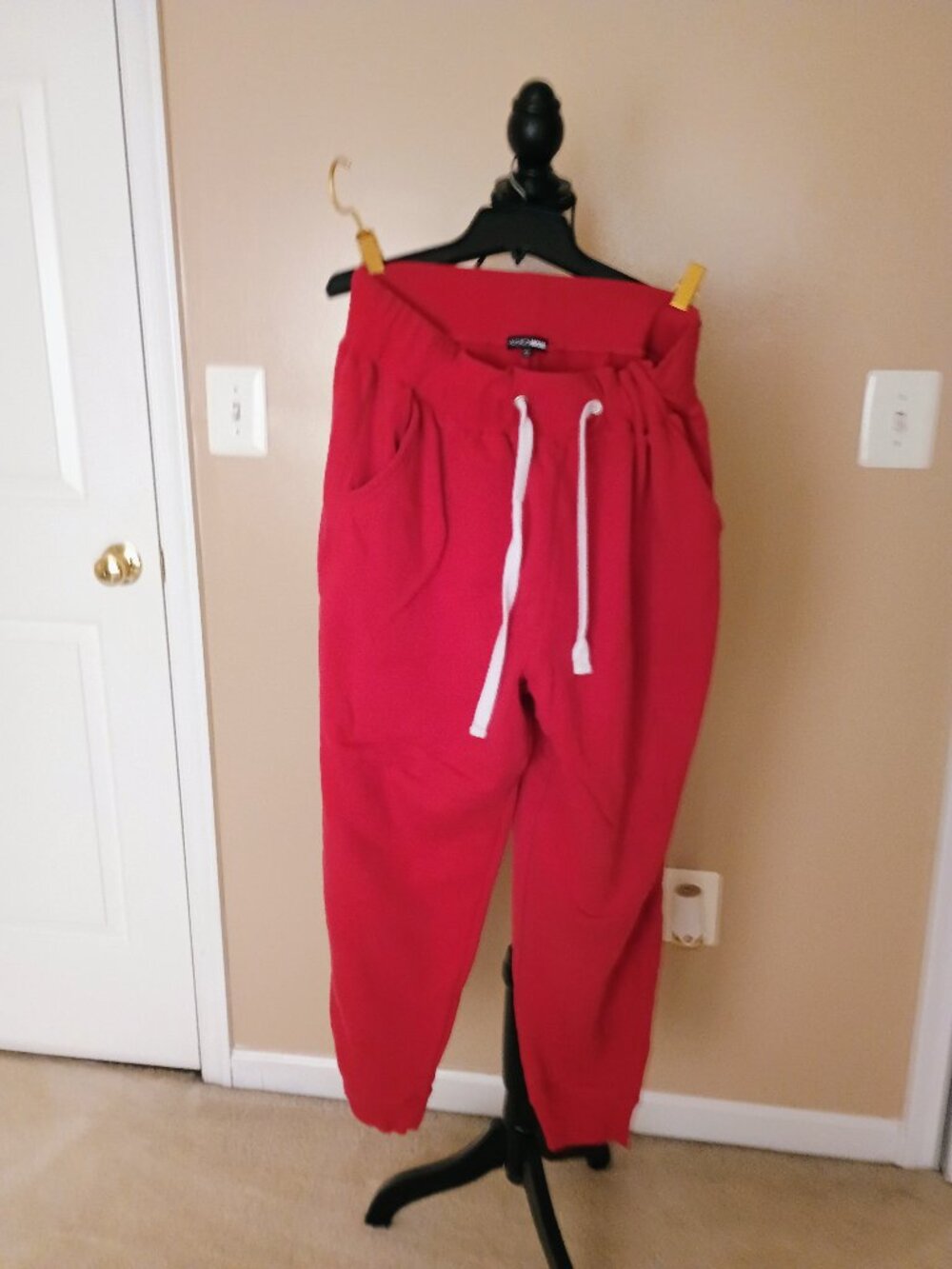FASHION NOVA-WOMENS RED JOGGERS WITH SIDE POCKETS & A BACK POCKET-BRAND NEW-1X